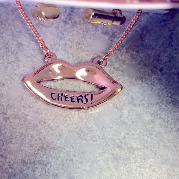 Betsey Johnson Rose Gold Tone Crystal Encrusted Lip Necklace & Lipstick Studs - Picture 6 of 10